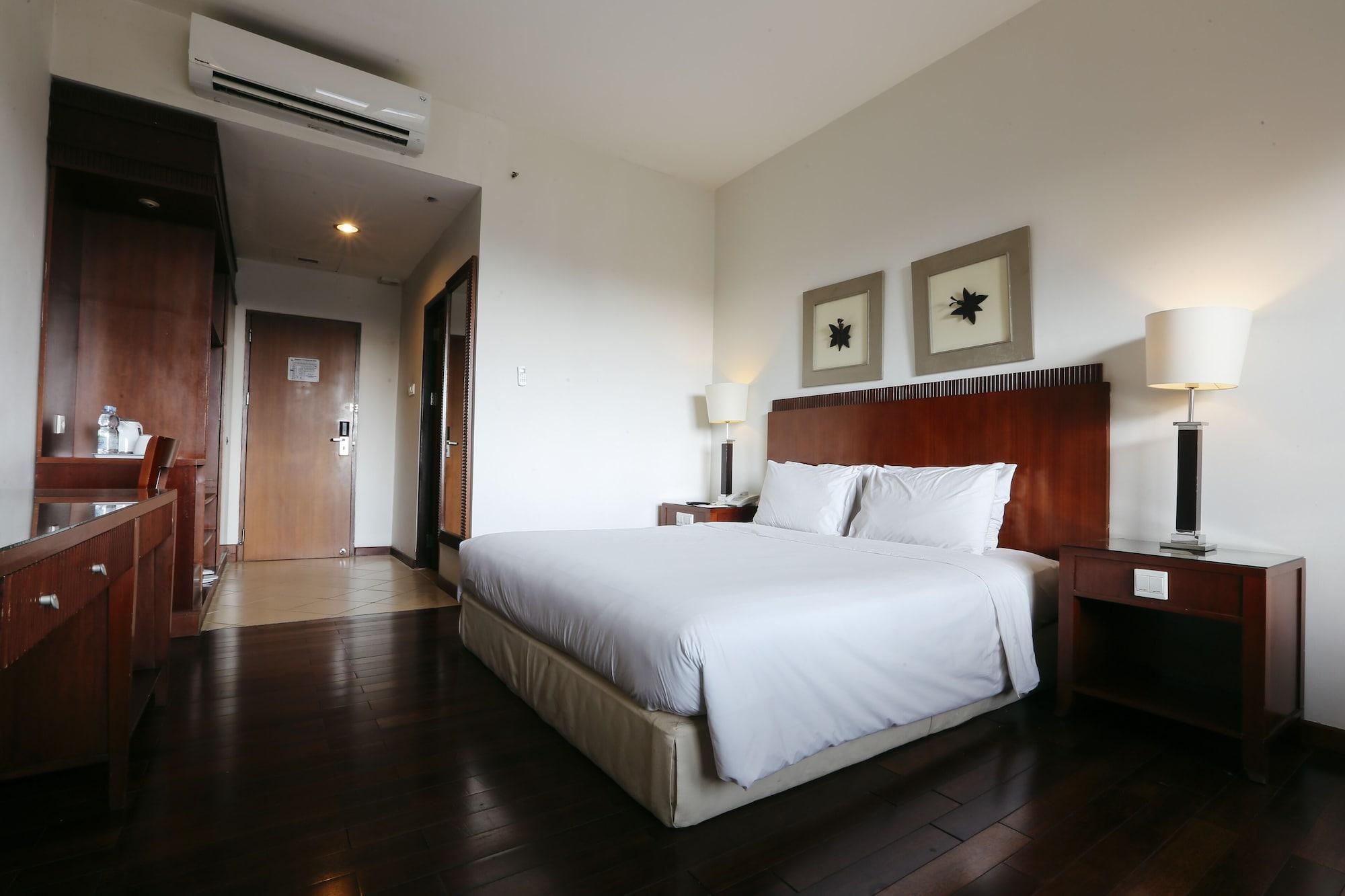 Hotel Santika Pontianak Exterior photo